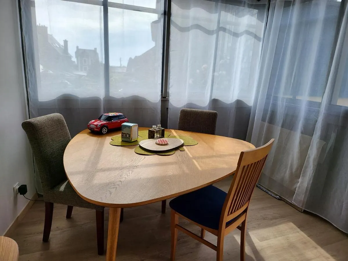Appartement T2 terrasse de charme à Rochebonne 400 m plage Saint-Malo