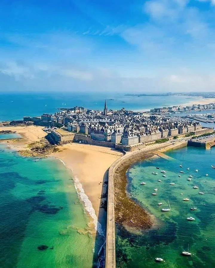 T2 terrasse de charme à Rochebonne 400 m plage Saint-Malo Frankrijk